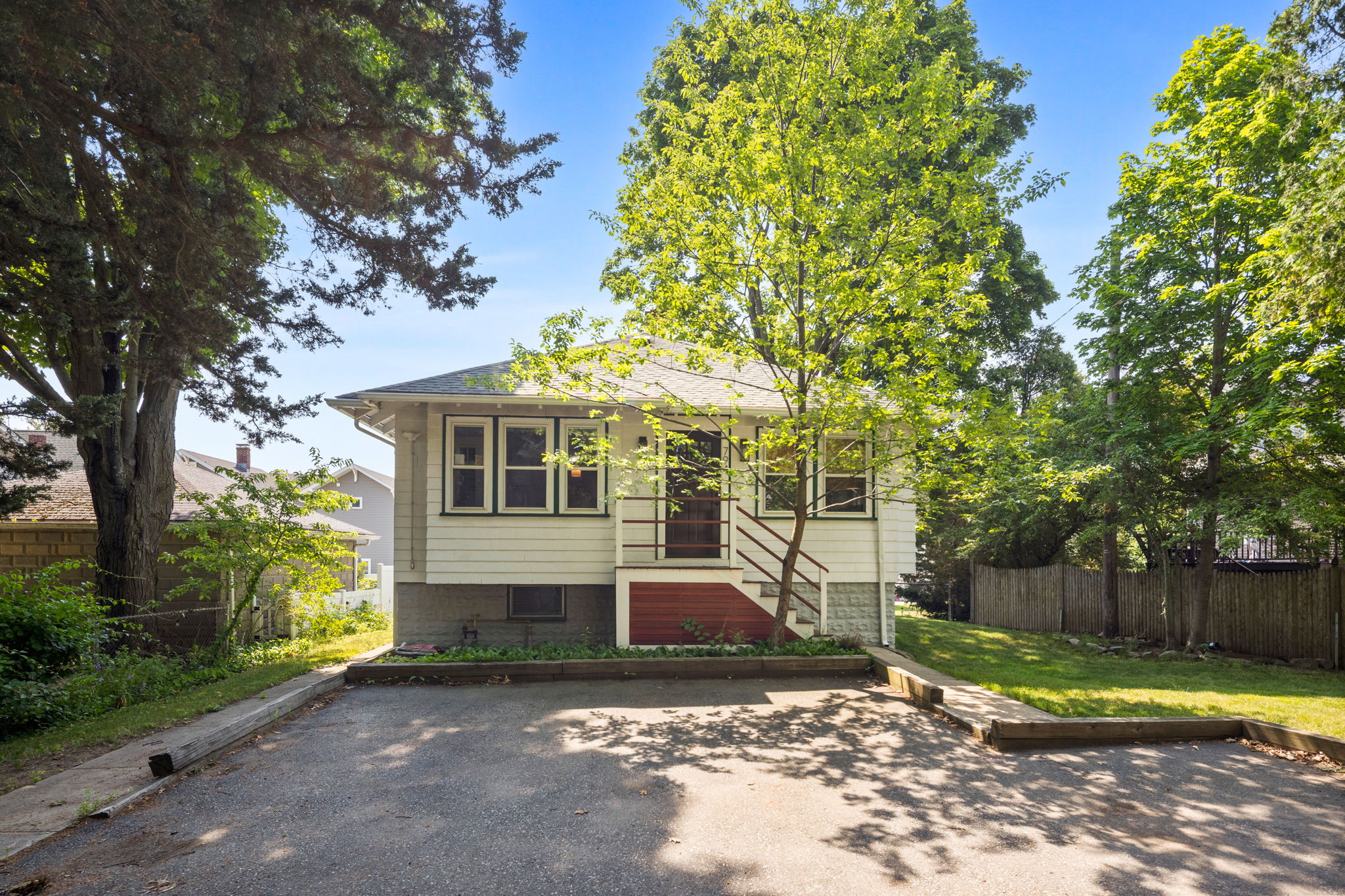 794 Highland Ave photo 2