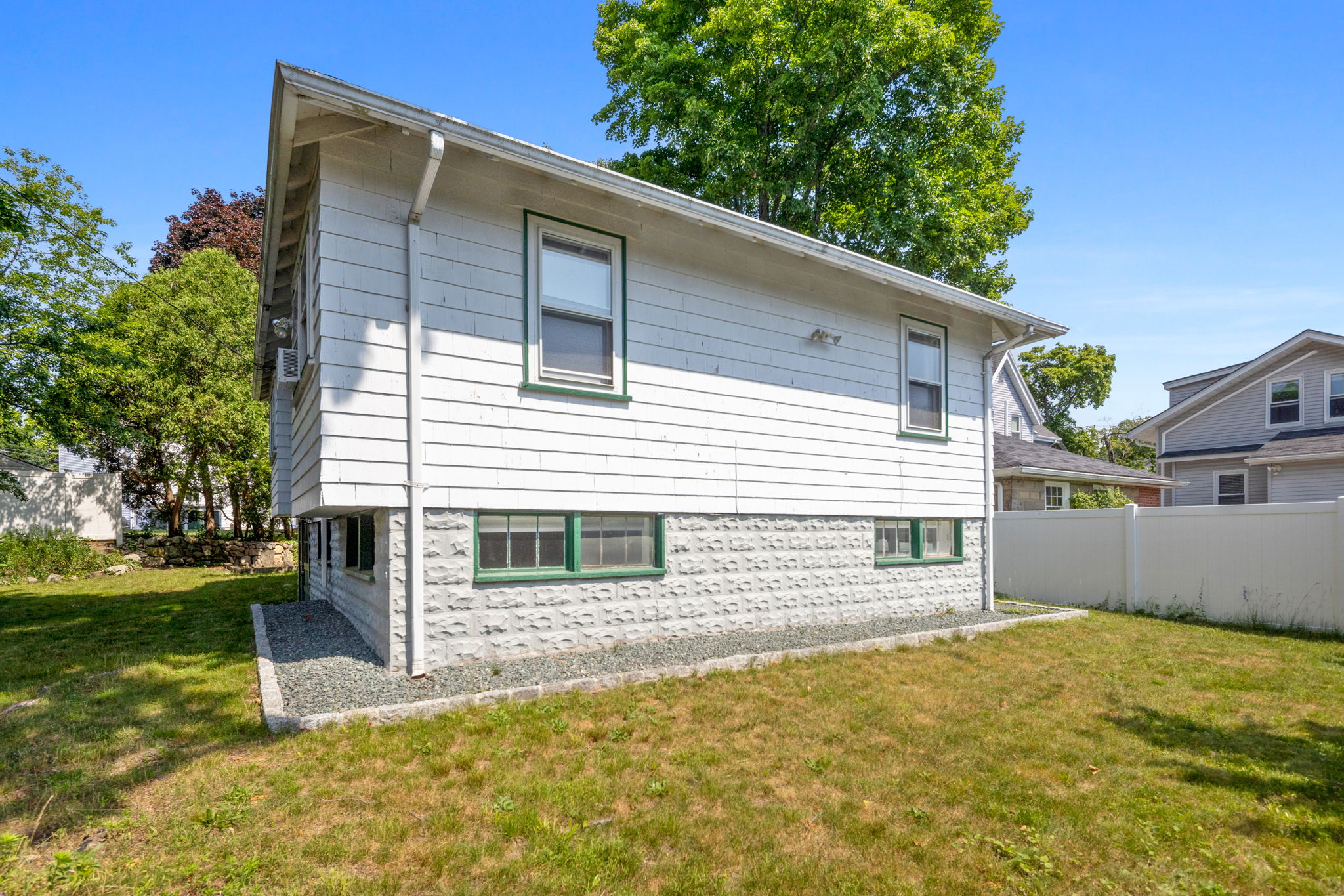 794 Highland Ave photo 6