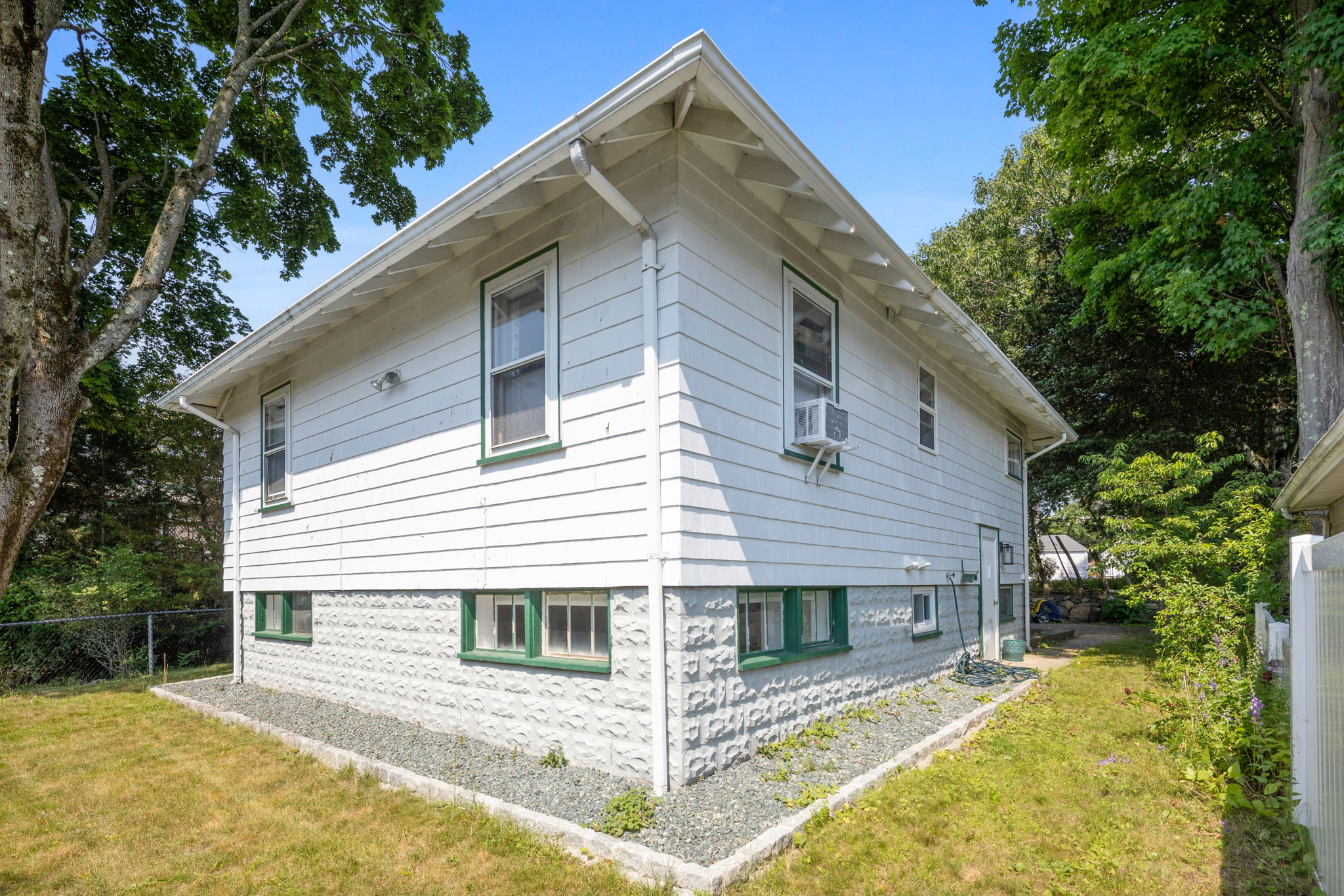 794 Highland Ave photo 8